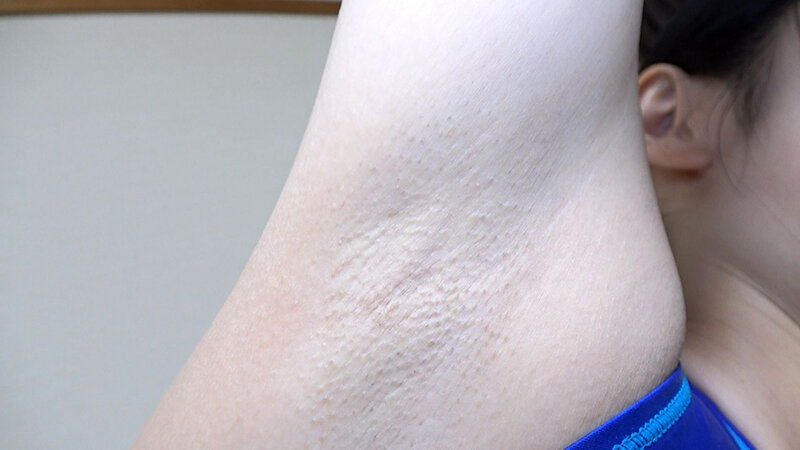 澄河美花 濡れてテカってピッタリ密着 神競泳水着 可愛い女子の競泳水着姿をじっとりと堪能！着替え撮影から始まり貧乳から巨乳にパイパン、ハミ毛、ジョリワキ等のフェチ接写やローションソーププレイや競泳水着ぶっかけ等を完全着衣で楽しむAV│澄河美花│ハイビジョン│1okk00104