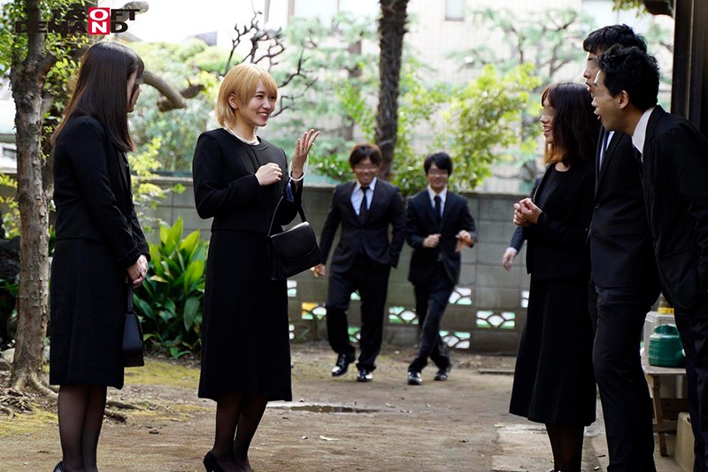 法事で7年ぶりに再会した同級生たちに酔わされ輪●された金髪喪服ギャル││ギャル│1sdam00039