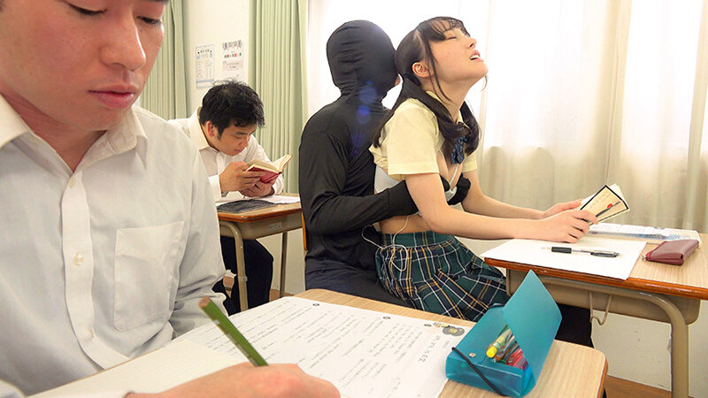 乳首いじりが日常に溶け込んだ世界でイジられていることには気づかないまま皆の前で乳首絶頂してしまう敏感女子〇生たち│甘井くるみ・五芭・小那海あや│4K│36doks00650