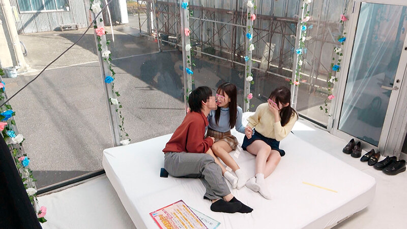 顔出しMM号 女子大生限定 ザ・マジックミラー 徹底検証！男女の友情は成立する！？友達関係のリアル素人大学生3人が日本一エロ～い車の中で初めての逆3P体験！女友達とのハーレムSEXでW生中出しスペシャル！││ハイビジョン│dvmm00246