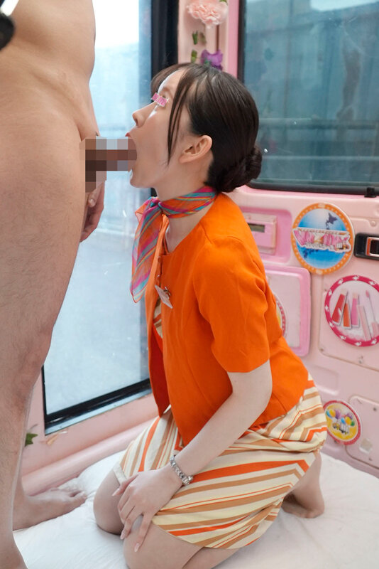 dvmm00277│マジックミラー便 一流百貨店に勤務する清楚で品格漂う美容部員さん 初めてのじゅぼじゅぼバキュームノーハンドフェラ編 vol.05 顔出し解禁！総発射12発！6人全員SEXスペシャル！上品なお姉さんが心を込めてチ○ポをしゃぶり尽くす神フェラSEX││4時間以上作品