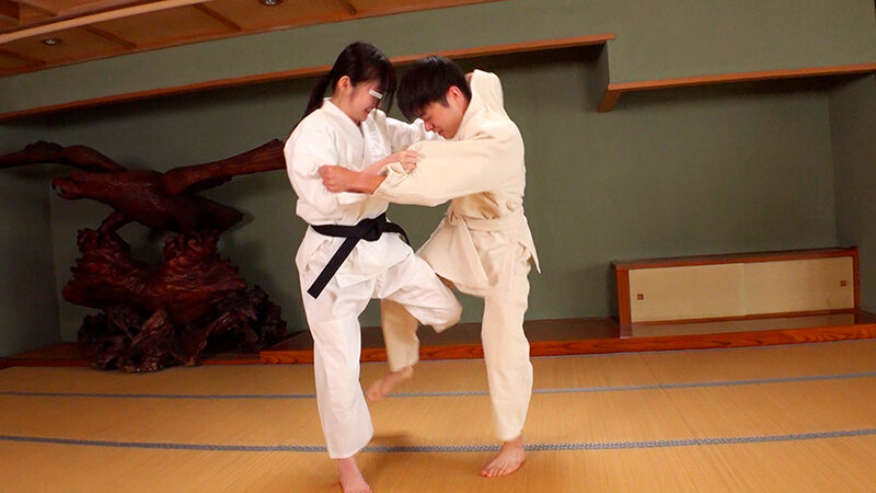 一般男女モニタリングAV 格闘技女子大生vsセクハラレ●プ魔［柔道/少林寺拳法/剣道］勝てば100万円！負けたら即ハメ中出し！ルール無用のセクハラ攻撃に立ち向かえ！白熱の真剣3本勝負！││ハイビジョン│dvmm00292