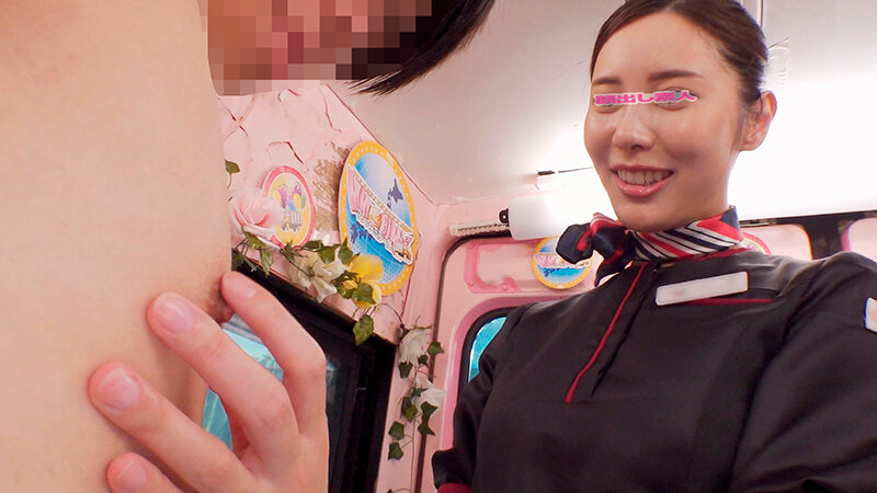 一般男女モニタリングAV×マジックミラー便コラボ企画 黒パンストの美脚キャビンアテンダントが‘常に乳首責め！スパイダー騎乗位’で童貞筆おろしに挑戦！敏感な両乳首をいじられ/舐められ/吸い付かれながらの抜かずの連続中出しSEX！4組合計16発││ハイビジョン│dvmm00332