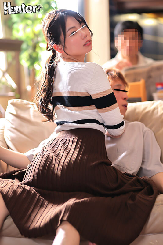 義母がロングスカートの中でこっそり即ハメ要求！父親の前でバレない様に下半身だけ大胆不倫！ロングスカート内でこっそりイキまくり中に出しまくり││ハイビジョン│huntc00209