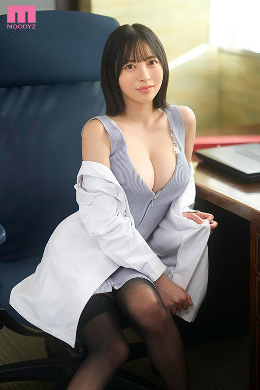 【VR】教育実習でやってきた保健室の塔乃先生は白衣の下にボディコン忍ばせ、男子生徒の汗の匂いと股間を想像しながら保健室で放課後こっそりオナニーする変態でした。 塔乃花鈴│塔乃花鈴│ハイクオリティVR│mdvr00366