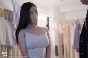 会社で一番目立たないアラサー喪女とヤったら最高だった。 アダ名はキバミダエリコ、視力悪すぎ瓶底メガネ、デスクはゴミの山。離婚したばっかりだからコイツでイイやと思って家に行ったら…。 月野かすみ│月野かすみ│4K│mfyd00079