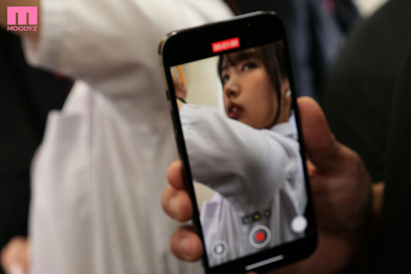 通学中、大っ嫌いな中年親父に1年間痴●チクビ開発されて…今日もチクイキさせて欲しい…って疼いています。 新井リマ│新井リマ│ハイビジョン│mngs00025