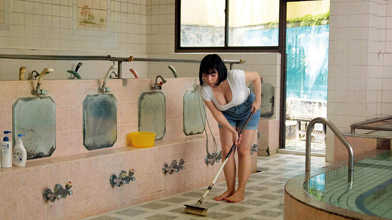 銭湯バイト輪●レ●プ 爆乳女子大生がオヤジ達に嬲られ精子と媚薬にまみれて堕ちていく湯けむり密室 九井スナオ│九井スナオ│ハイビジョン│real00958