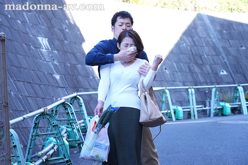 人妻を拘束椅子に放置して2時間…唾液だらだらのイグイグ変態女に育った話。 友田真希│友田真希│ハイビジョン│roe00379