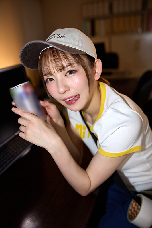 【VR】【8K VR】いつも応援してくれる後輩のボーイッシュADと会社でサシ飲み午前2時。この後、密着ハグして唇腫れるほどベロキスしたし、ゴムも付けずに滅茶苦茶中出しセックスした。 めいさちゃん││ハイクオリティVR│urvrsp00471