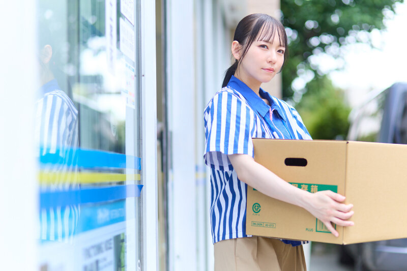 urvrsp00510│【VR】【8K】10年来の仲が良い地元のハメ友とコンビニバイトの休憩中にラブホ代わりに身勝手ヌキヌキタイム猿のように汗だくでSEXした側道沿いの真夏の田舎コンビニ。 西元めいさ│西元めいさ│ハイクオリティVR