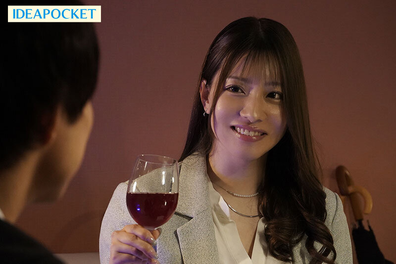ipzz00734│出張先で高嶺の花の女社長と相部屋に… 圧倒的美巨乳にフル勃起した童貞の僕を受け入れてくれた優しさに甘えて朝まで暴走むしゃぶりつき性交 ひなの花音│ひなの花音│巨乳│出張先が記録的豪雨で童貞部下と突然相部屋に…