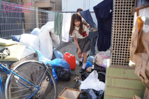 cawd00983│隣人のゴミ部屋で異臭中年おやじに抜かずの連撃中出し73発で孕まされたアイドル級に可愛い制服姉妹たちの末路…│北岡果林・幸村泉希│中出し│隣人のゴミ部屋で異臭中年おやじに抜かずの連撃中出し